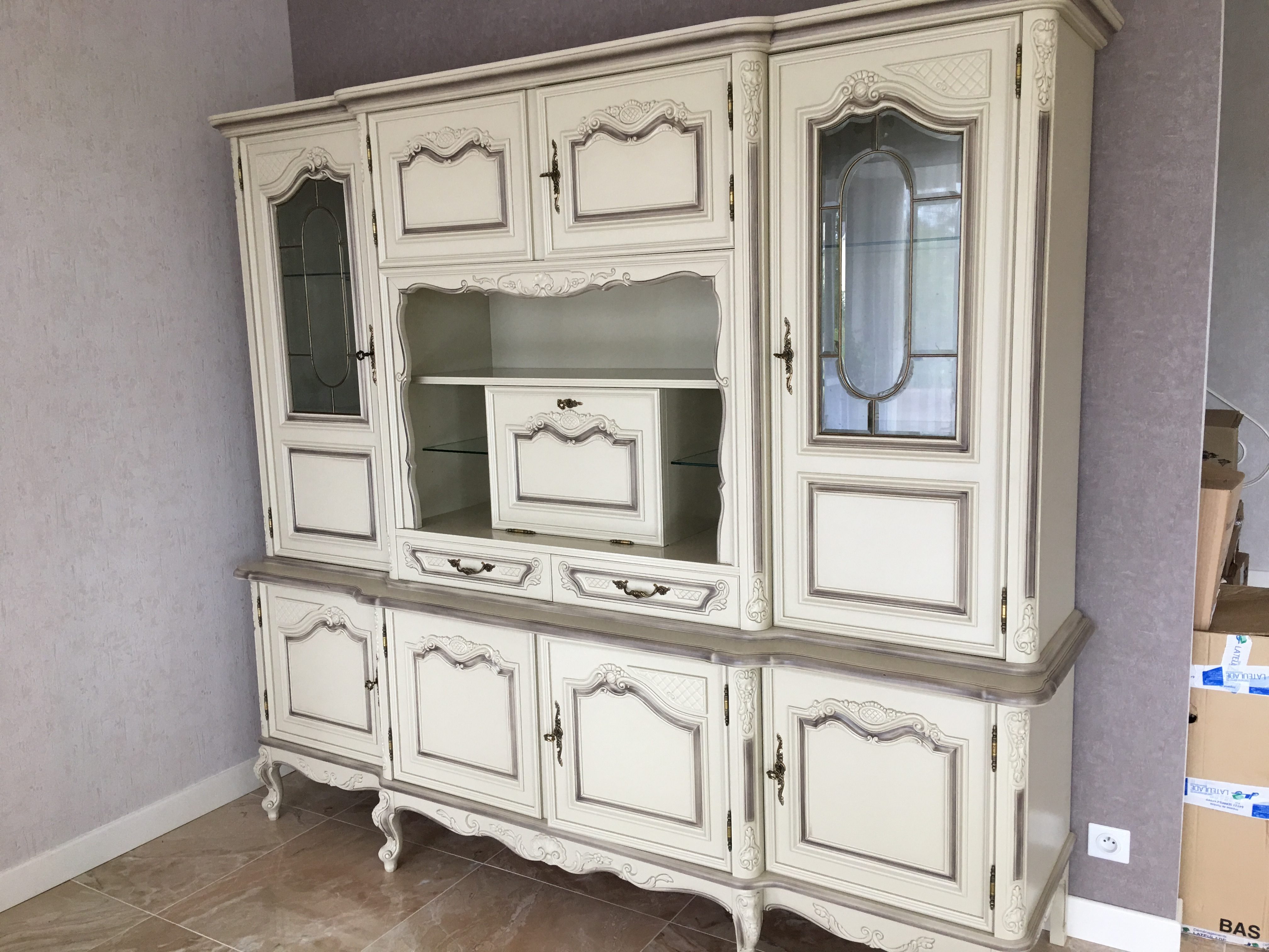 Living LOUIS XV laqué blanc cassé rechampi gris taupe Living LOUIS XV laqué blanc cassé rechampi gris taupe