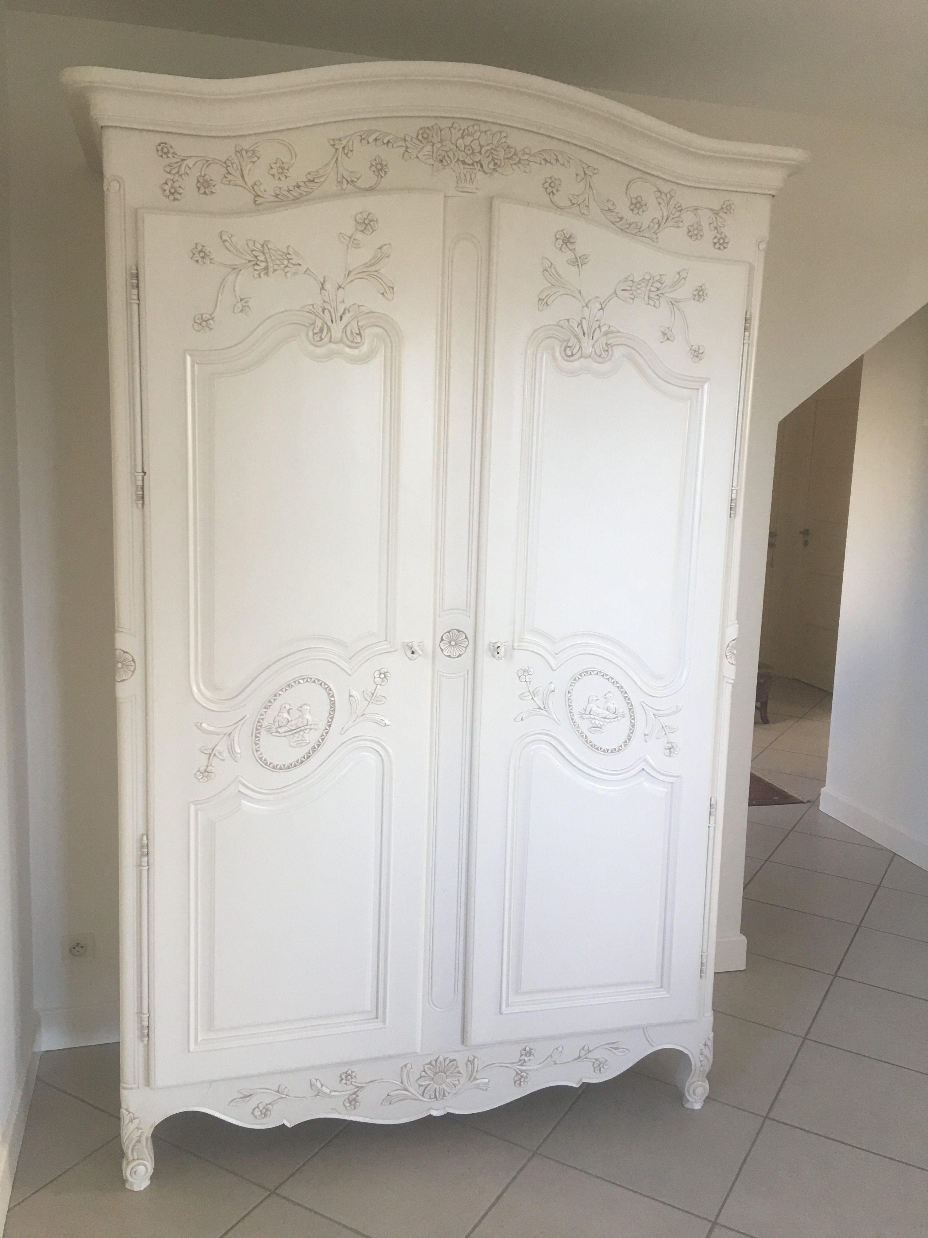 armoire merisier 2 portes laque ivoire clair armoire merisier 2 portes laque ivoire clair