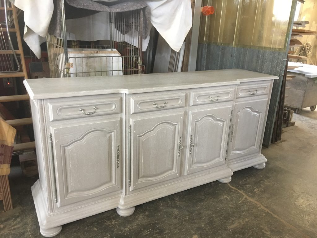 Enfilade seule de vaisselier 2 corps chêne finition gris taupe cérusé blanc