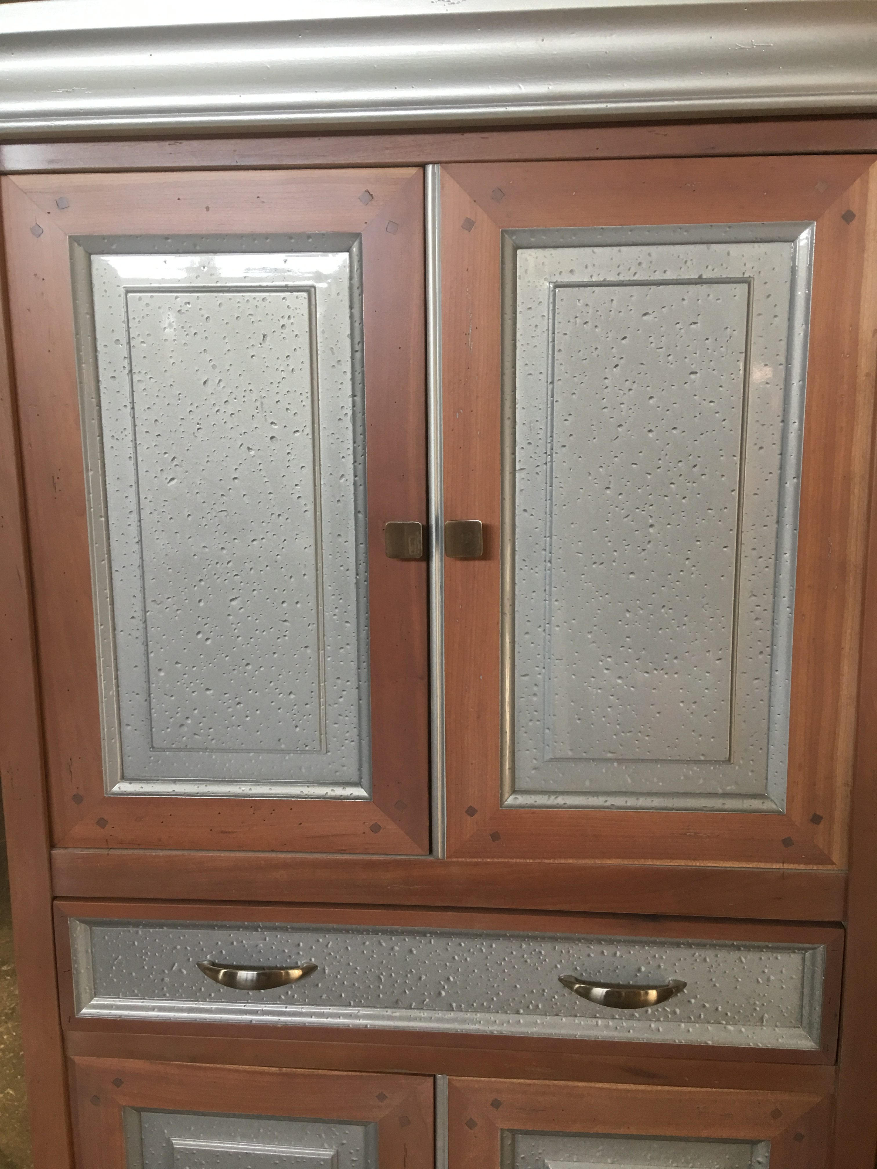 détail porte et tiroir avec quincaillerie détail porte et tiroir avec quincaillerie