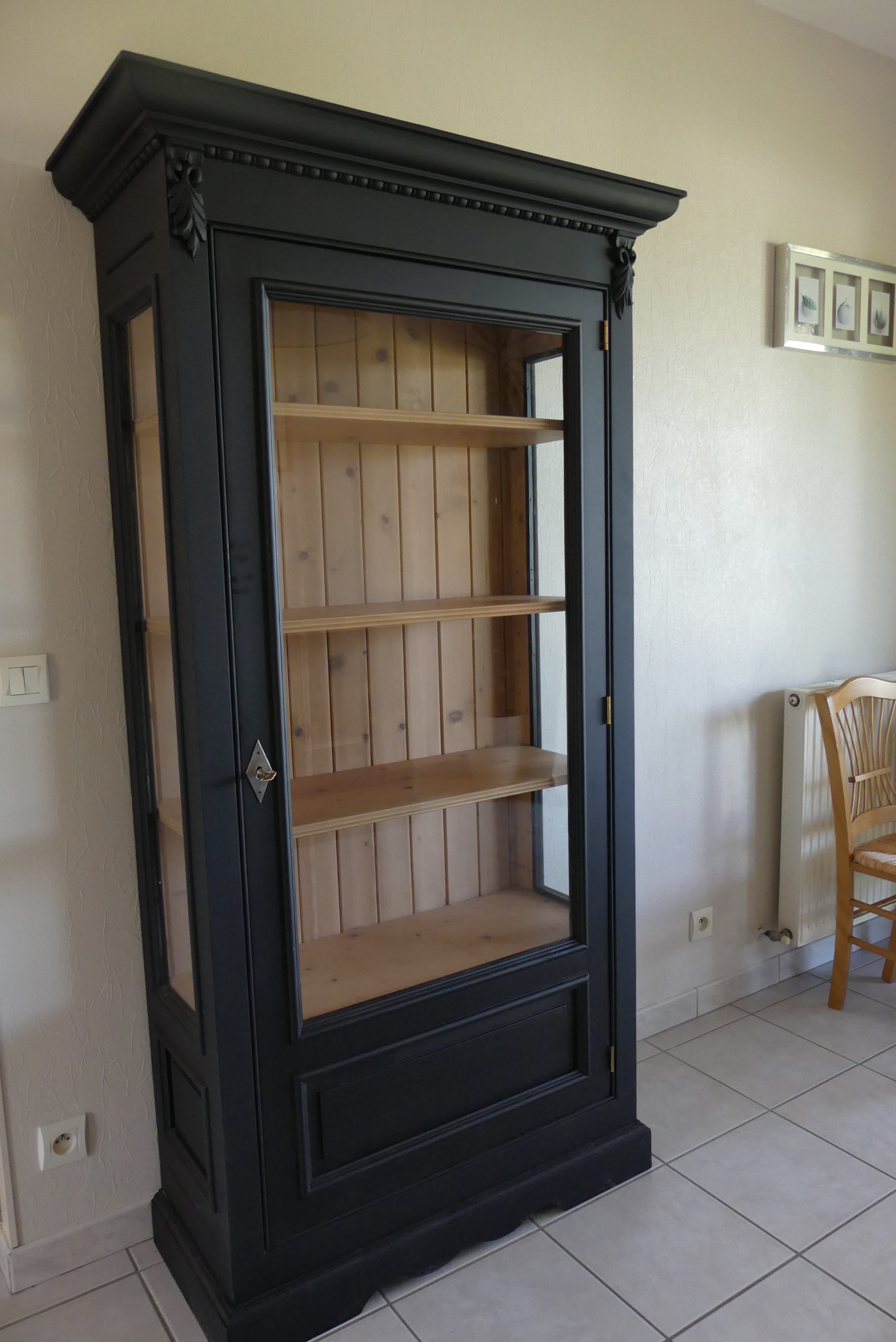 Argentier laqué noir mat intérieur pin tienté miel Argentier laqué noir mat intérieur pin tienté miel
