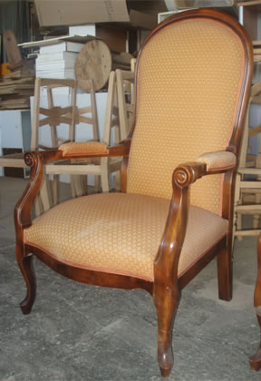 fauteuil voltaire hêtre teinté chêne moyen fauteuil voltaire hêtre teinté chêne moyen