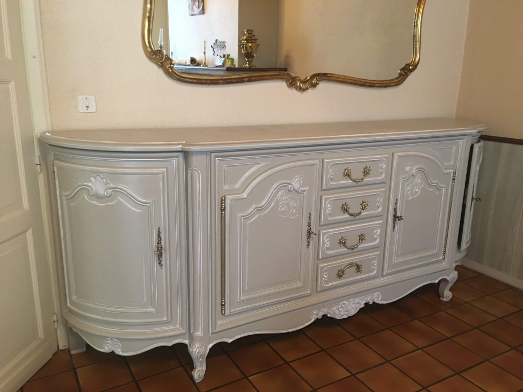 enfilade Louis XV merisier laquée gris taupe patinée blanc